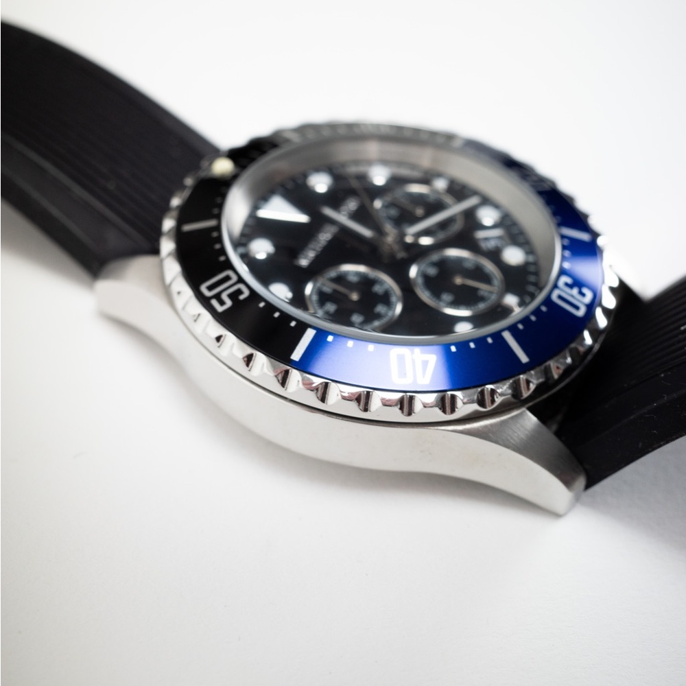 Michael Kors Everest Silicone Navy Black Watch MK8365 - Picture 9 of 13